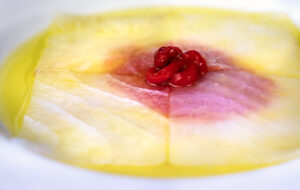 Bacalao salvaje ahumado en aceite con guindilla roja