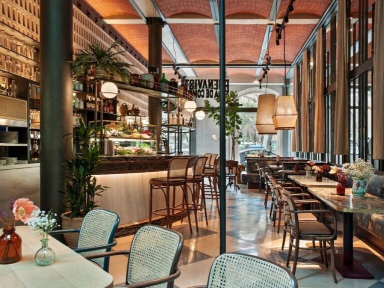 Interior del restaurante Casa de Comidas Buenavista en Barcelona