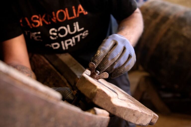 Artisan cooperage work at Casknolia with a focus on whisky barrels