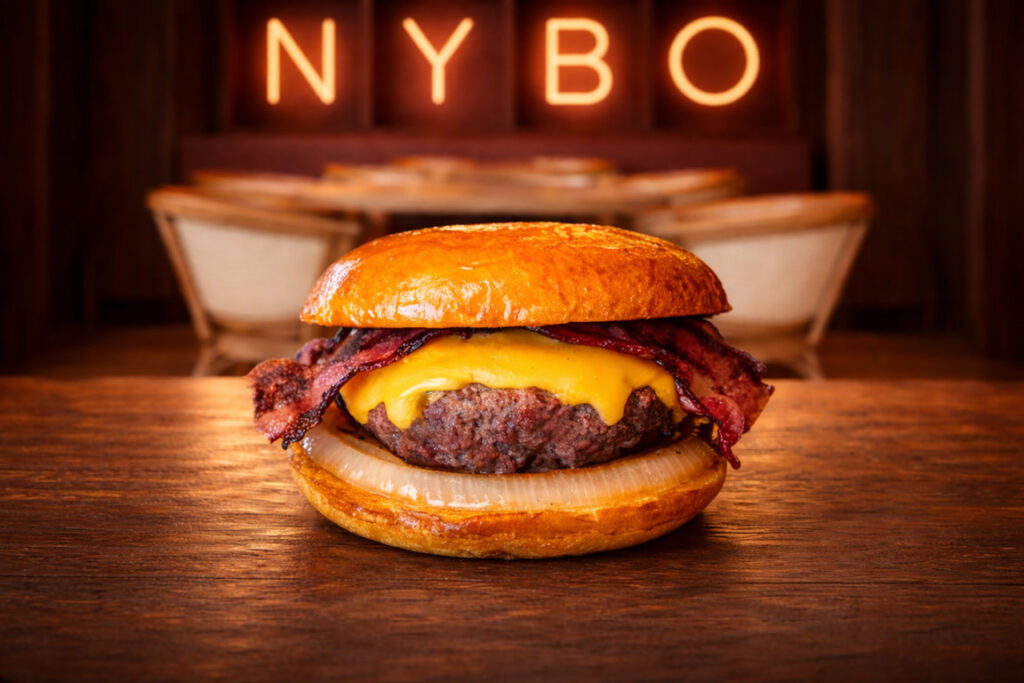 Hamburguesa Dry Aged 17 Anniversary con bacon y cheddar