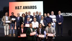 Grupo de personas posando en el evento H&T Awards 2026