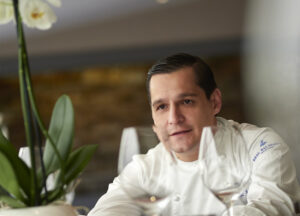 Chef Isaac Loya en el Real Balneario de Salinas