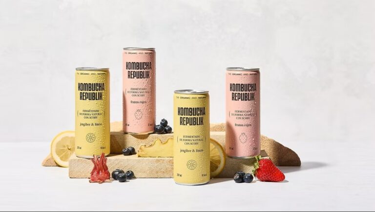 Latas de kombucha de Kombucha Republik con frutas y limón