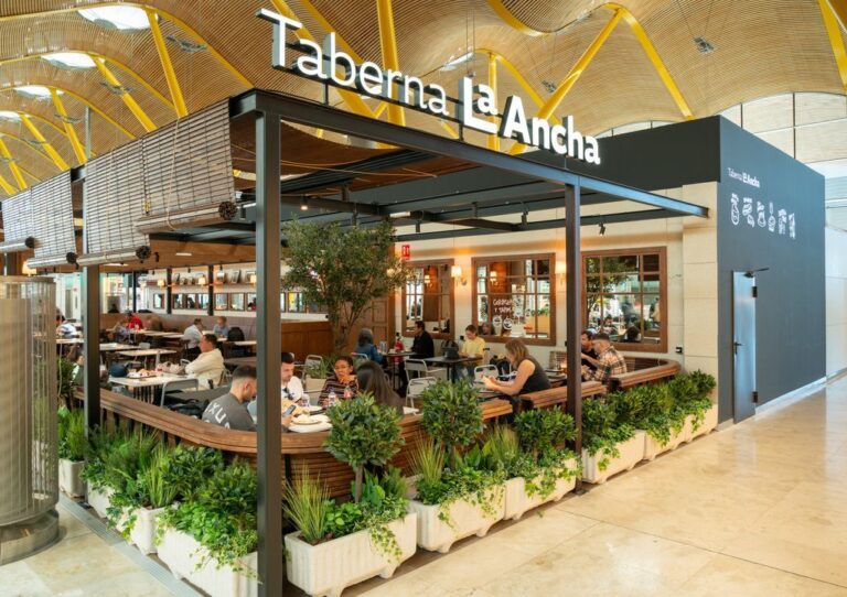 Vista de la Taberna La Ancha en el Aeropuerto de Barajas