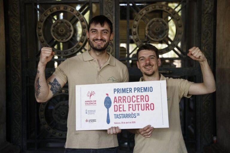 Néstor López y Carlos Monge celebrando su premio en Tastarròs 2026