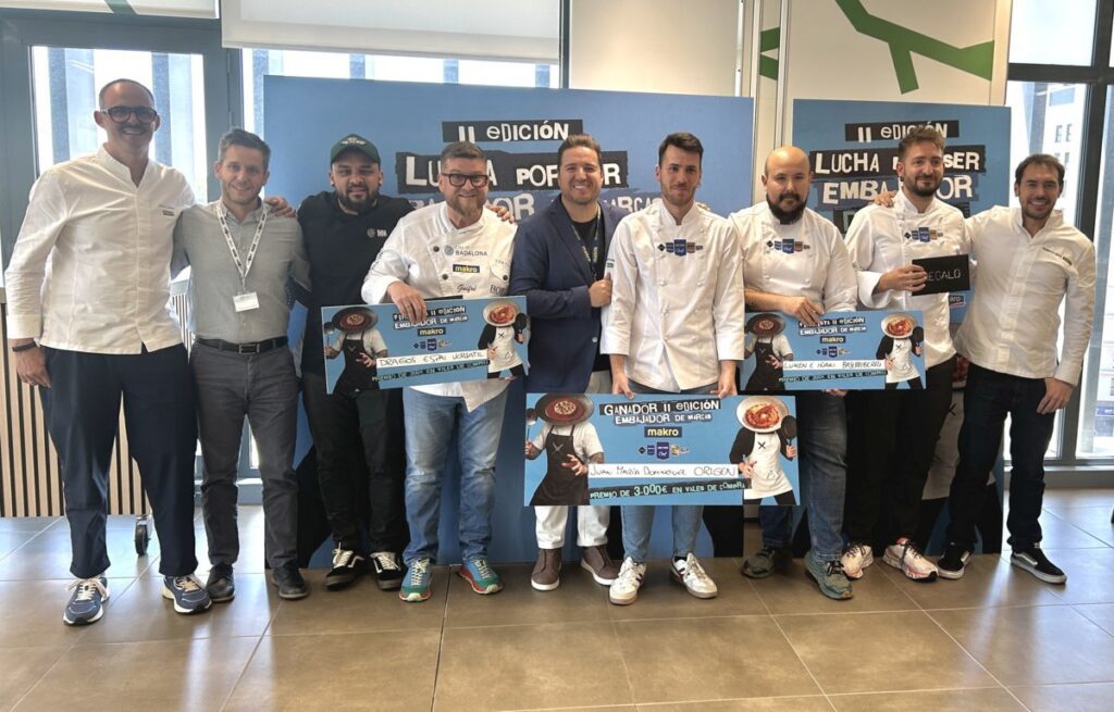 Participantes del concurso Embajador de Marcas Makro 2026 en la final