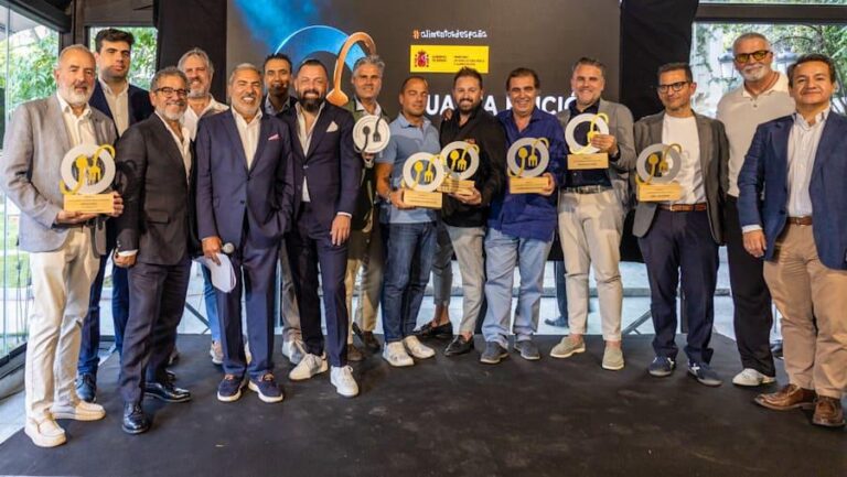 Grupo de ganadores en la gala de los IV Premios GastroPlanet en Madrid