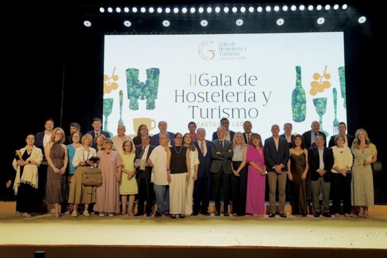 Grupo de galardonados en la II Gala de Hostelería y Turismo de Castilla y León
