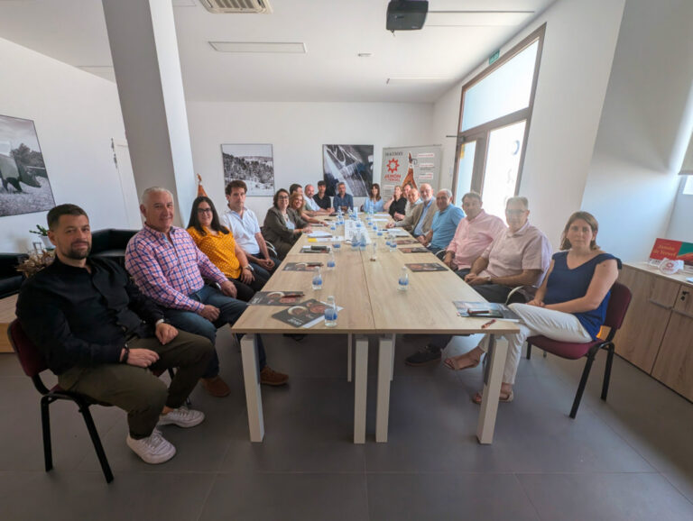 Reunión del Consejo Regulador del Jamón de Teruel con representantes del sector