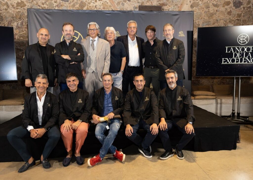 Grupo de chefs en el evento del 40 aniversario de Bacalao Barquero en Girona