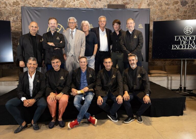 Grupo de chefs en el evento del 40 aniversario de Bacalao Barquero en Girona