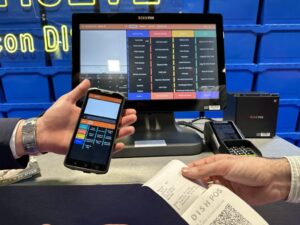 Interfaz de Dish POS en un dispositivo móvil y pantalla