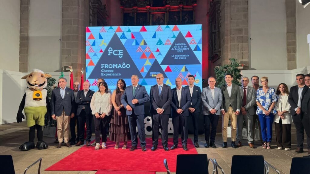 Presentación de la feria Fromago en Zamora con autoridades y patrocinadores.