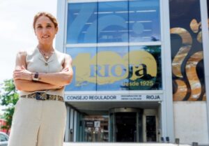Raquel Pérez, nueva presidenta de Barcelona Wine Week frente al Consejo Regulador de Rioja