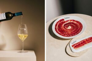 Vino Rías Baixas y jamón ibérico de Los Pedroches en una mesa