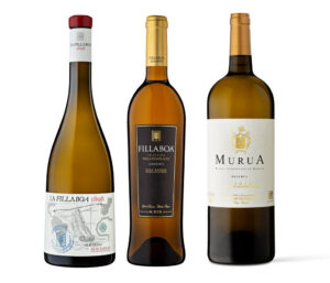Botellas de vino blanco de Murua y Fillaboa destacadas en la Guía Peñín