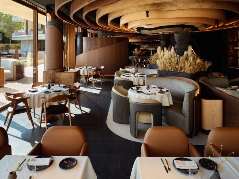 Interior del restaurante Leña en Mandarin Oriental, Mallorca