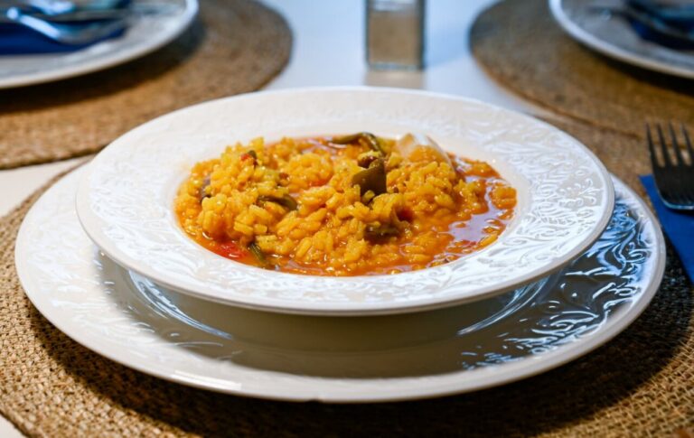 Plato de arroz meloso de rabo de toro en Casa Valentina
