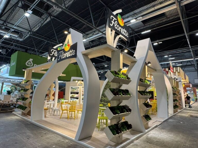 Stand de Florette en la feria Fruit Attraction 2023 con vegetales frescos