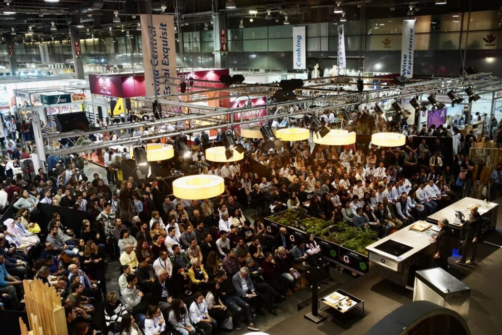 Vista general del evento Gastrónoma con gran afluencia de público