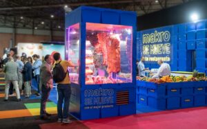 Stand de Makro en el congreso de hostelería con productos frescos