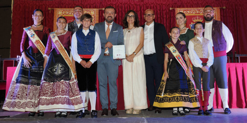 Miembros de ACEVIN en la Fiesta de la Vendimia de Requena