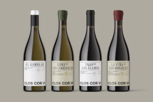 Botellas de los nuevos vinos de Clos Cor Ví en presentación