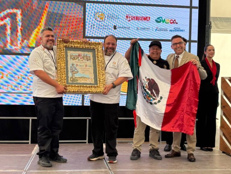 Ganadores del primer premio en el Concurs Internacional de Paella Valenciana en Sueca