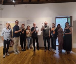Grupo de profesionales del vino en Bizkaiko Txakolina